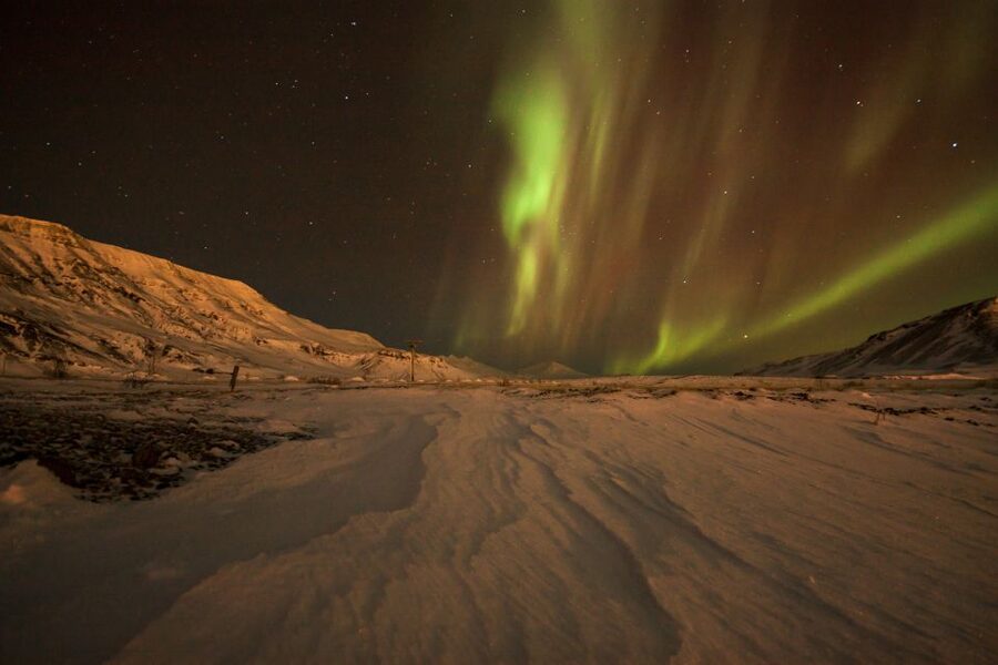 Tromso: Northern Lights Chase with Photo Package Included - Guides who make the waiting easier