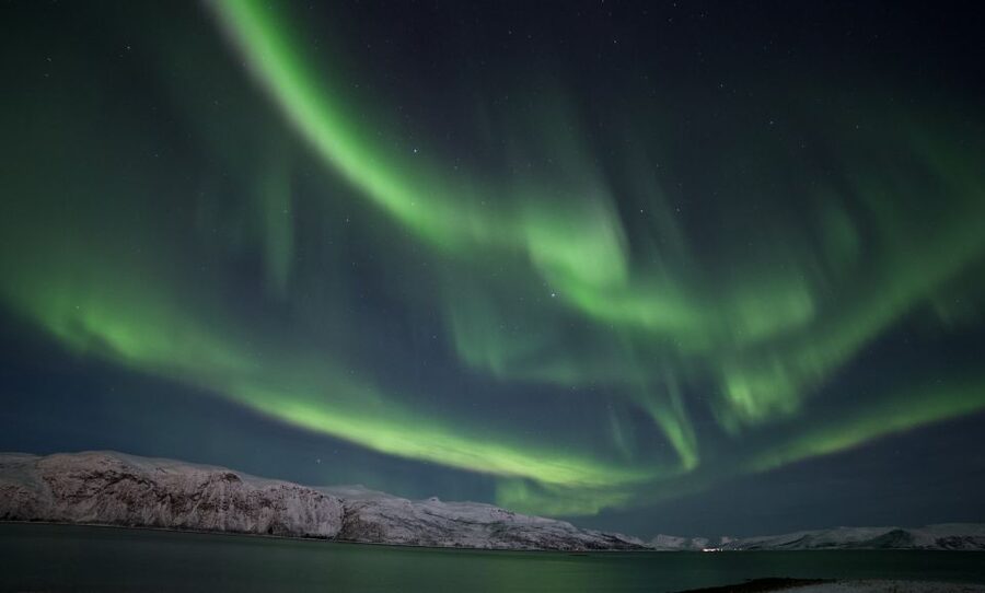Tromso: Northern Lights Chase with Photo Package Included - A typical 6.5-hour evening