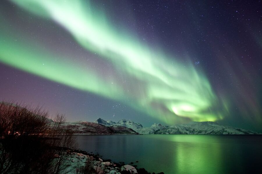 Tromsø: Northern Lights Cruise with 2nd Chance Guarantee - A warm cabin that makes waiting bearable
