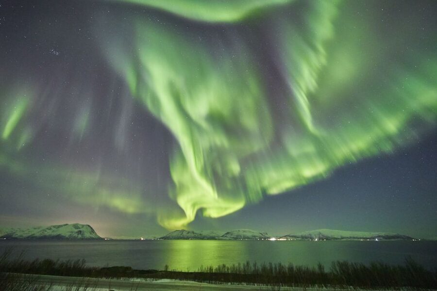 Tromso: Northern Lights Photo Excursion - The 7 PM meeting point and office briefing