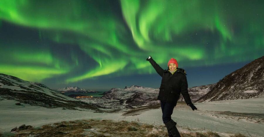 Tromso: Northern Lights Photography Tour by Bus (or miniBus) - April and August are special cases