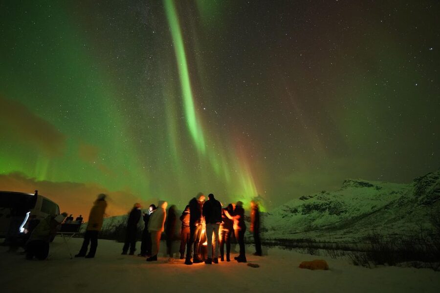 Tromsø: Northern Lights Tour with Free Professional Portrait - The free portrait and practical camera help