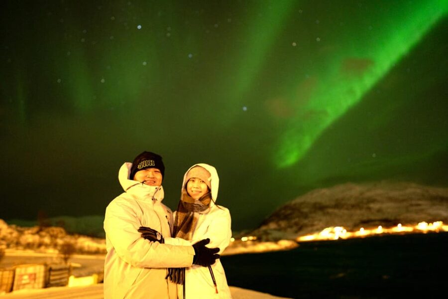 Tromsø: Northern Lights Tour with Local Guide and Photos - Following the clear sky toward Finland or Sweden