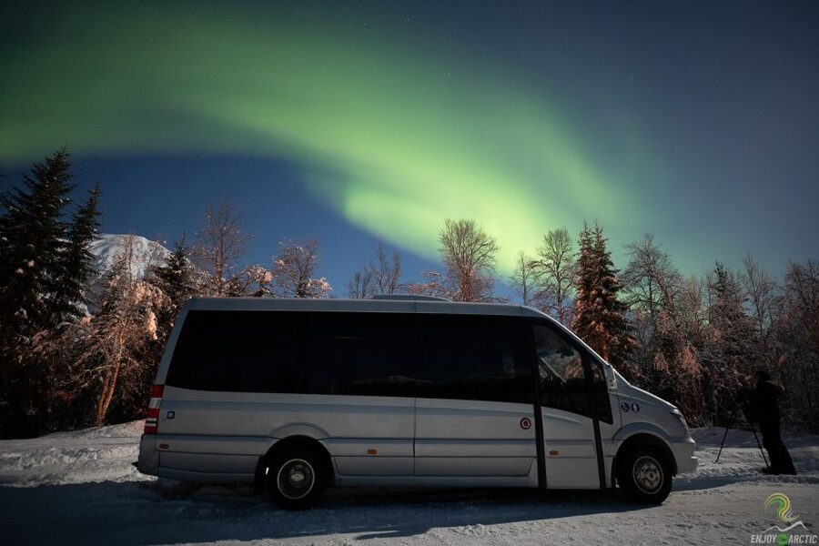 Tromsø: Northern Lights Trip with Campfire and Snacks - Key points before you book