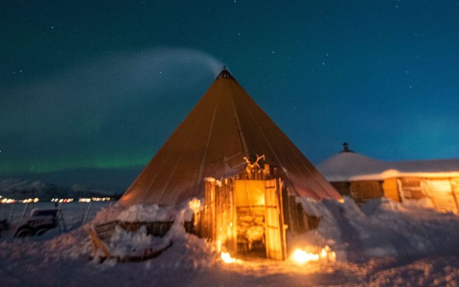 Tromsø: Reindeer Camp Dinner with Chance of Northern Lights - Who will get the most from this evening