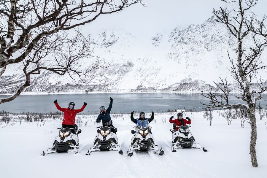 Tromsø: Scenic Arctic snowmobile safari in the Lyngen Alps - Bøteriet turns lunch into part of the experience