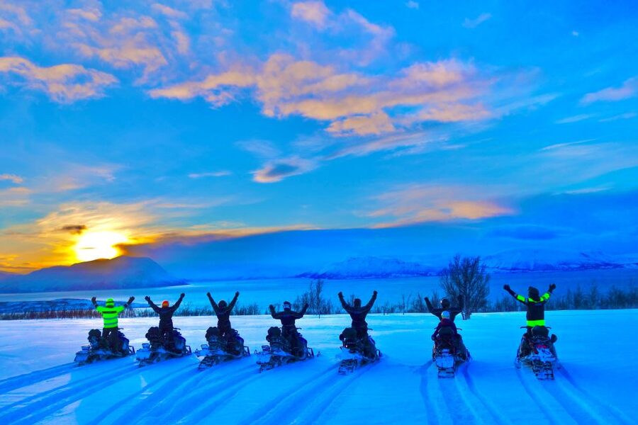 Tromsø: Snowmobile Safari with Aurora Crystal Lavvo Stay - Time to slow down after the snowmobile ride