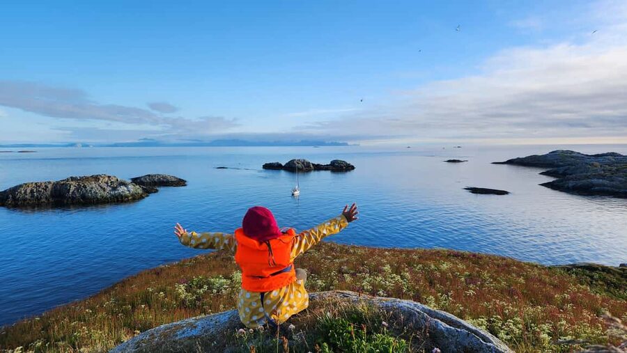 Tromsø: Sommaroy Fjord Tour with Lunch Option & Midnight Sun - The first viewpoints and the value of changing weather