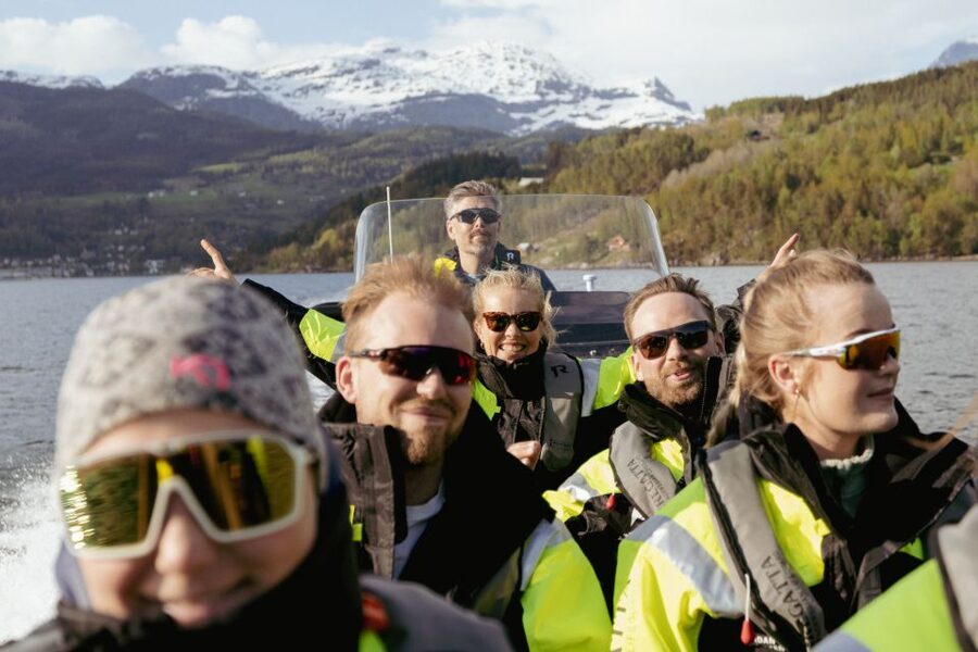 Ulvik: Hardangerfjord Ultimate RIB Tour - The first 30 minutes: Ulvikfjord and Hardangerfjord