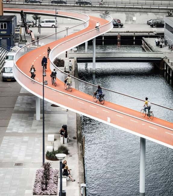 Urban Design and Livability E-bike Tour - From historic landmarks to newer development