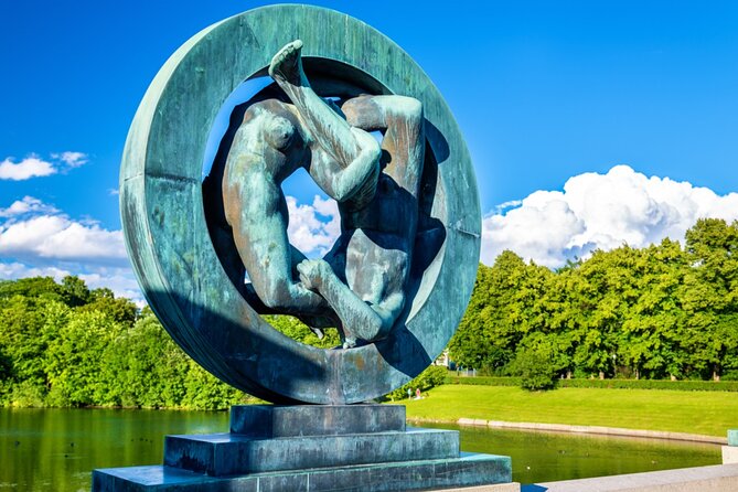 Vigeland Alien Threat in Oslo Exploration Game and Tour - The Vigeland Fountain and the main sculpture area