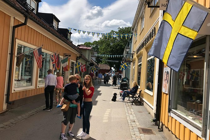 Viking History, Runes & Countryside 9h Tour to Sigtuna & Uppsala - Gamla Uppsala and the burial mounds