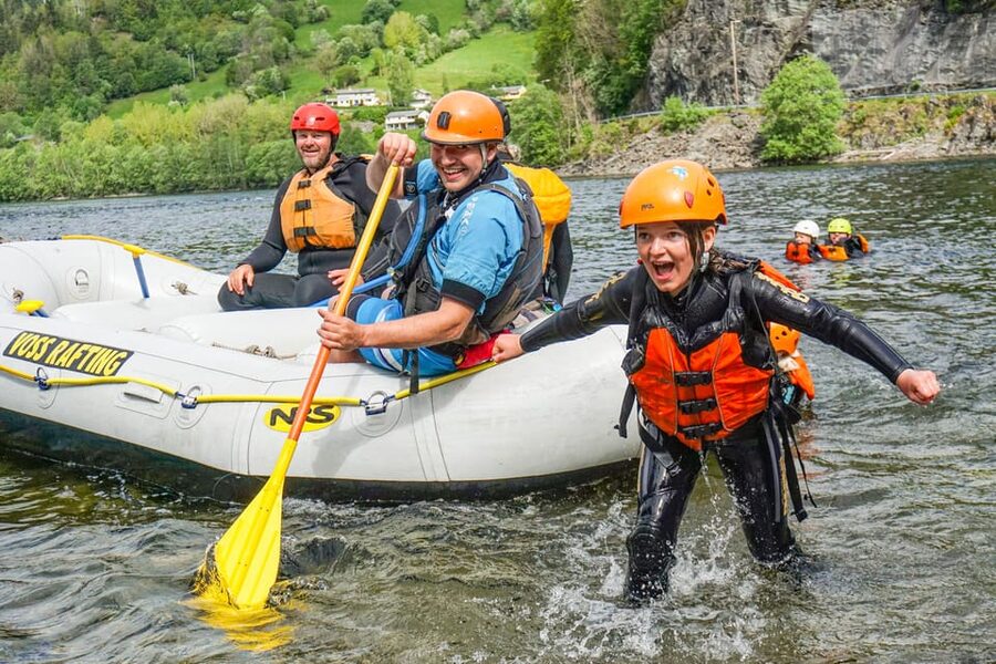 Voss: Family Rafting on the Vosso River - The regular raft or a more active ducky