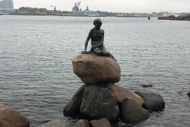 Walking tour - Copenhagen Old Town & Tivoli Park included - Amalienborg and the noon Royal Guard