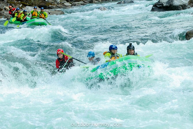 Whitewater Rafting Grade 3 to 4 - Guides, group dynamics, and the solo question