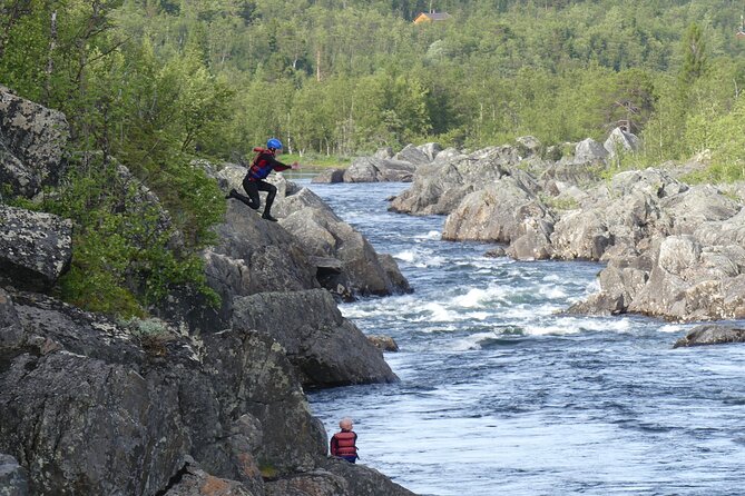Wild Viking Rafting on Numedalslågen River - level 3 - What happens at the Dagali rafting center