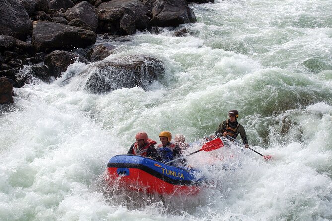 Wild Viking Rafting on Numedalslågen River - level 3 - Guides who shape the experience